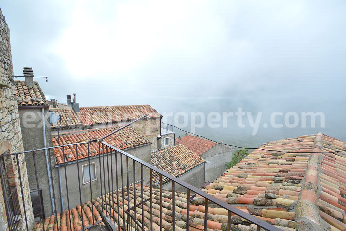 Two units - One Property - Big Project to renovate with Garden for sale in Abruzzo - Tufillo