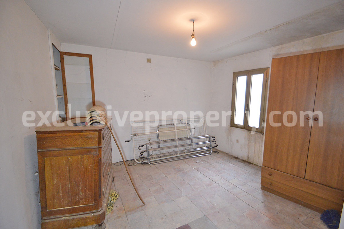 Two units - One Property - Big Project to renovate with Garden for sale in Abruzzo - Tufillo