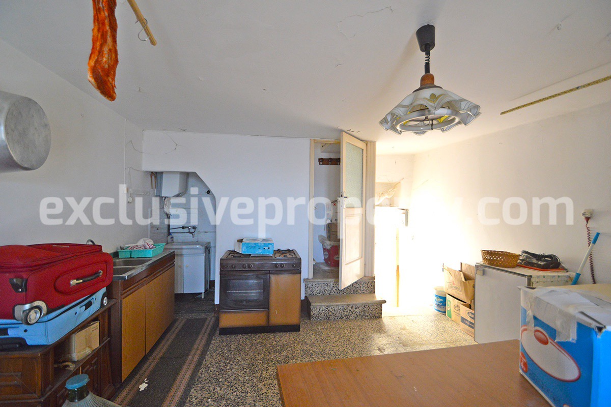 Low cost property 40 min drive from the Adriatic sea for sale in Italy 3