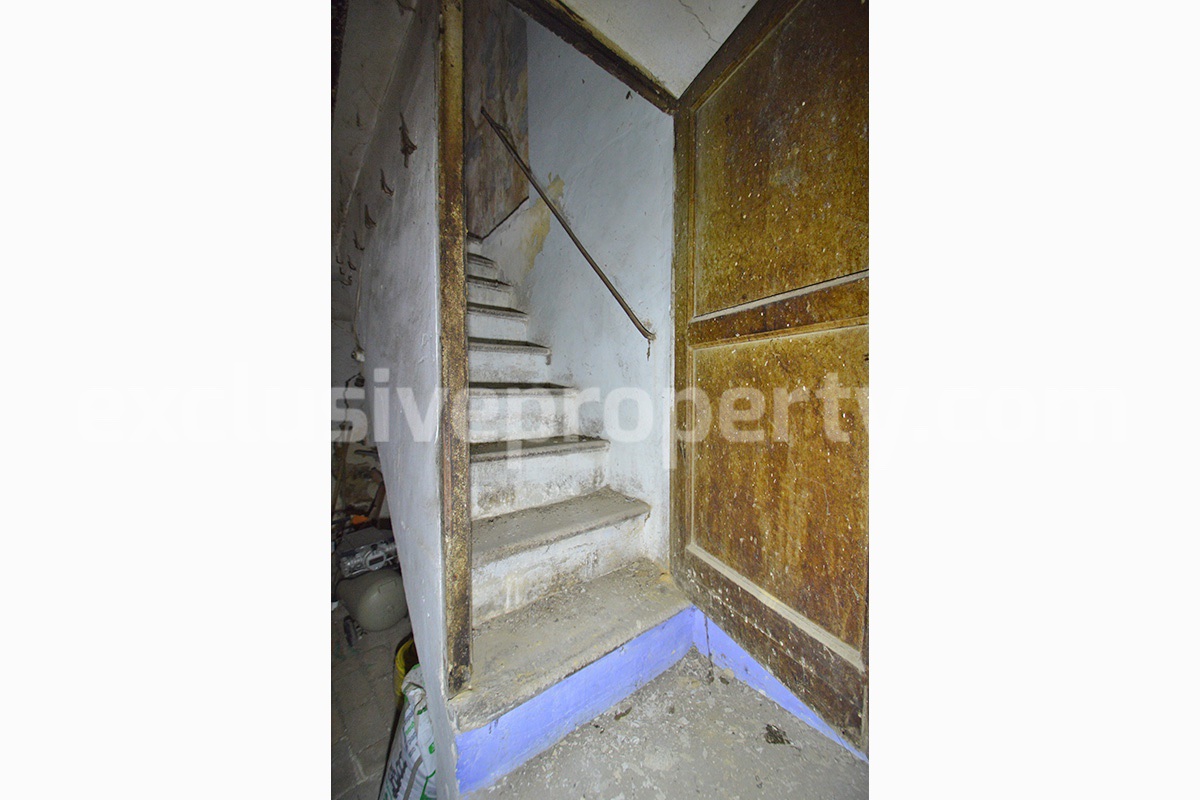 Two units - One Property - Big Project to renovate with Garden for sale in Abruzzo - Tufillo