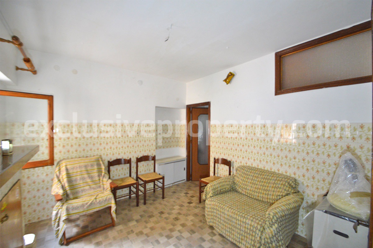 Large Town House with Panoramic Terraces - Garden - Cellar for Sale in Roccavivara - Molise