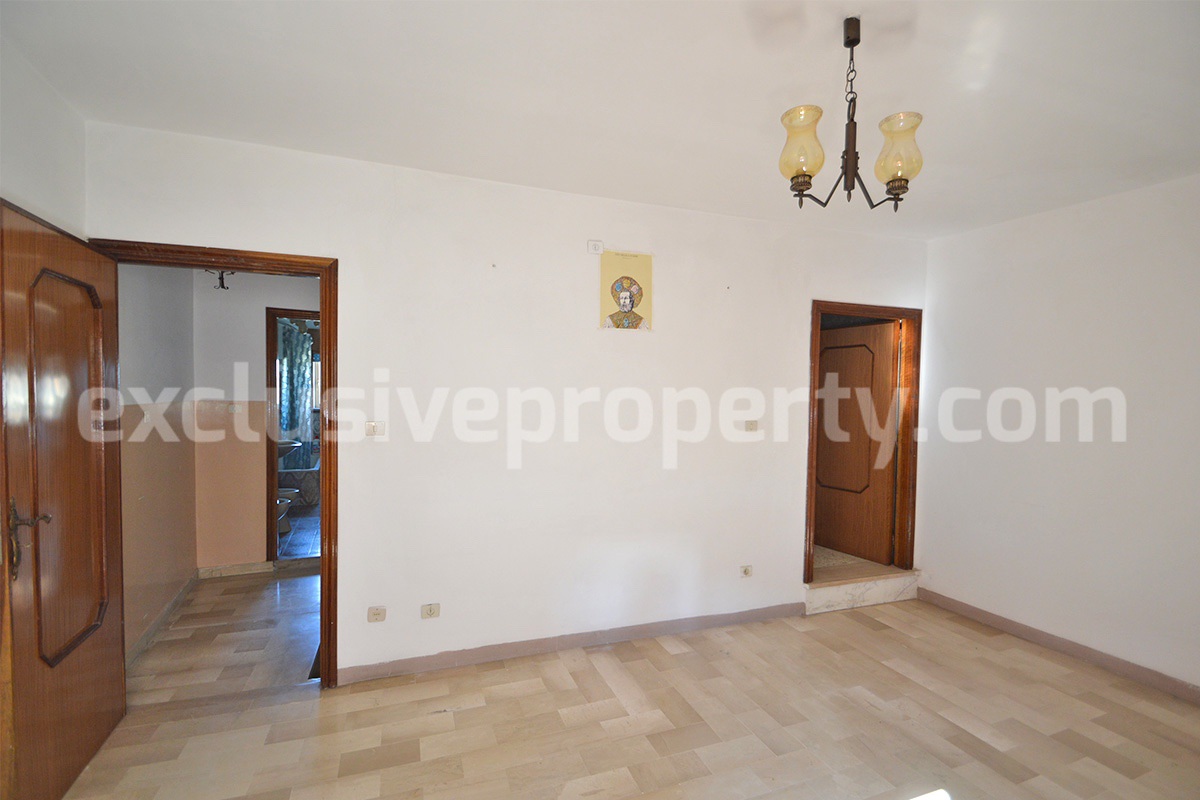 Large Town House with Panoramic Terraces - Garden - Cellar for Sale in Roccavivara - Molise