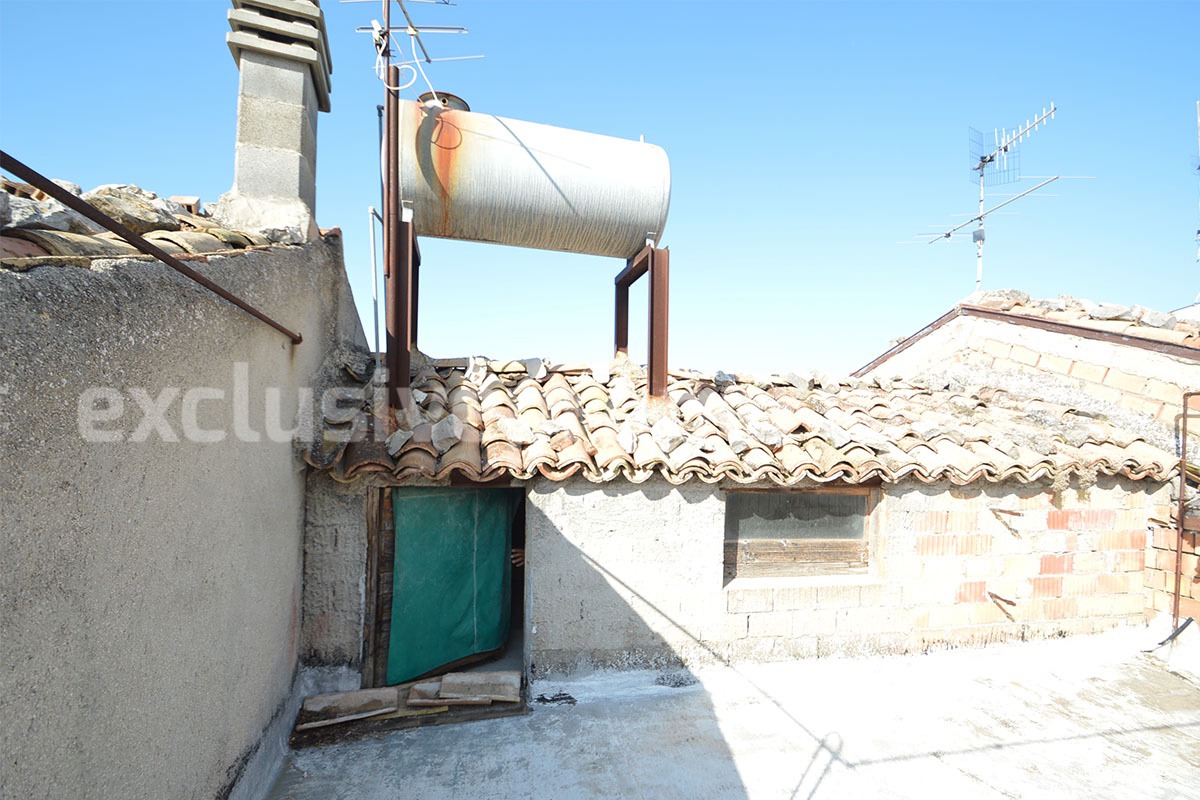 Large Town House with Panoramic Terraces - Garden - Cellar for Sale in Roccavivara - Molise