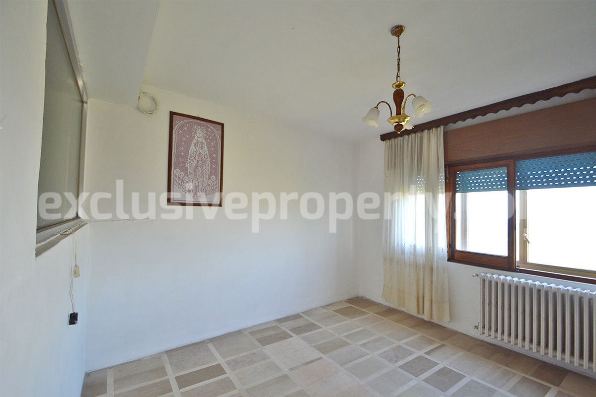 Large Town House with Panoramic Terraces - Garden - Cellar for Sale in Roccavivara - Molise