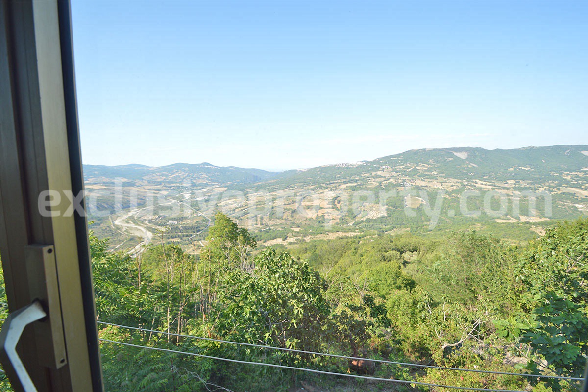 Large Town House with Panoramic Terraces - Garden - Cellar for Sale in Roccavivara - Molise