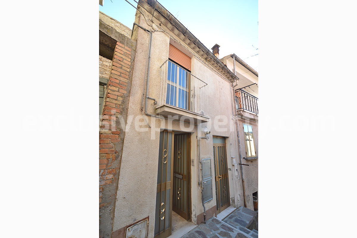 Bright and spacious town house with panoramic view for sale in San Buono - Abruzzo