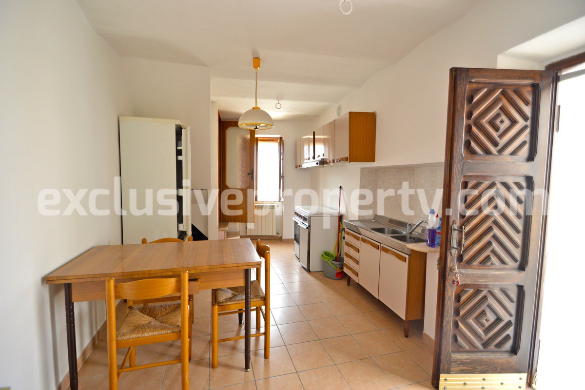 Habitable house in excellent condition with garage for sale in Molise 4