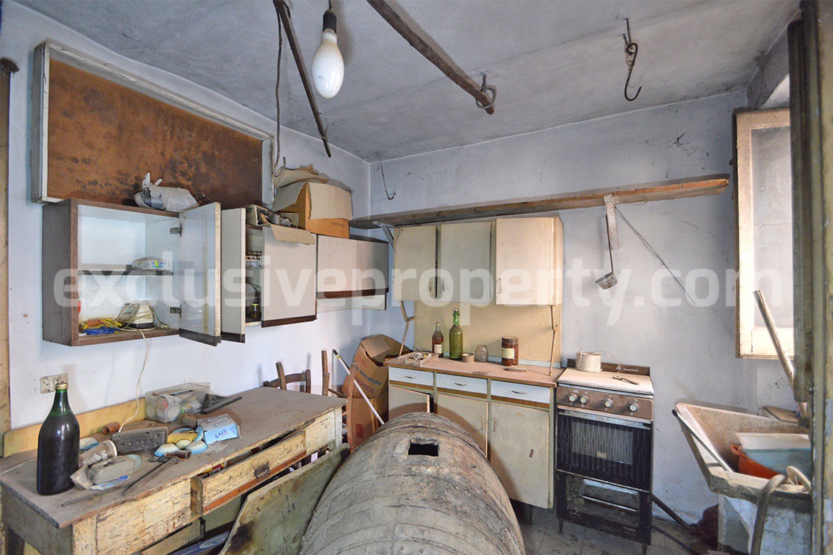 Bright and spacious town house with panoramic view for sale in San Buono - Abruzzo