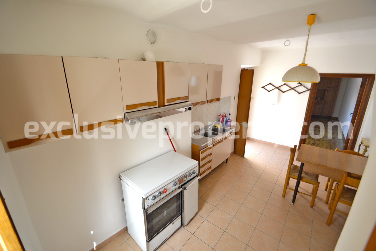 Habitable house in excellent condition with garage for sale in Molise 6