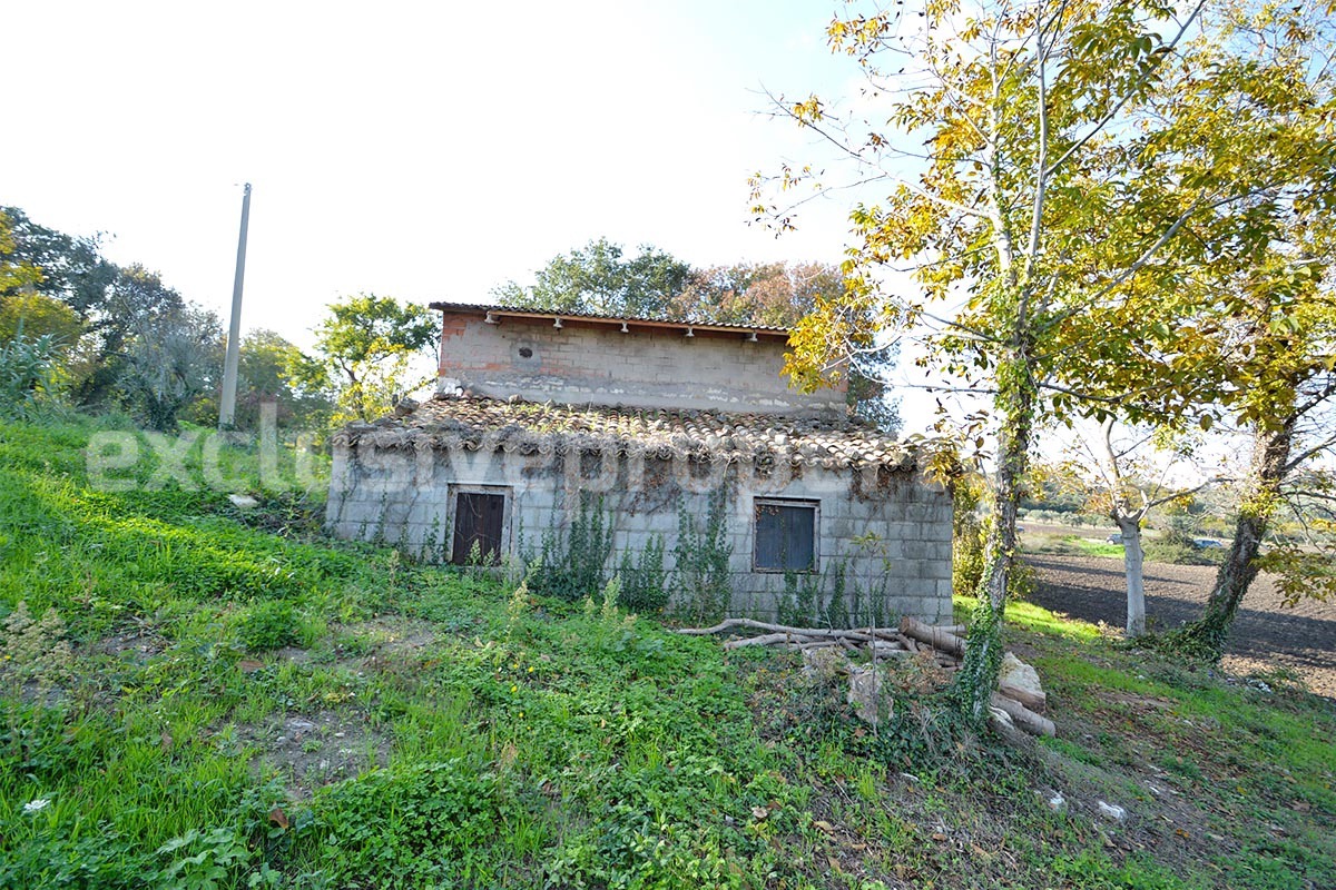 Country House to Renovate with Panoramic Sea Views - Close to Palata and Amenities - with 1 Hectare of Flat Land