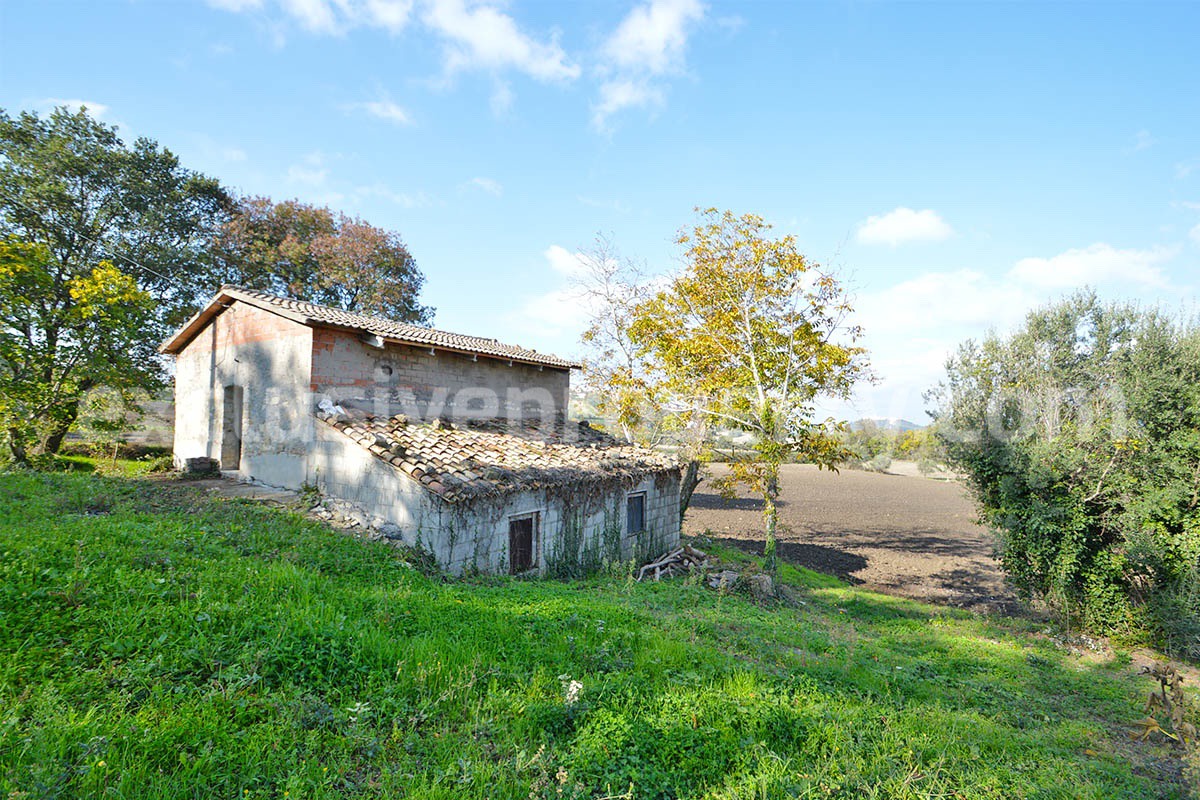 Country House to Renovate with Panoramic Sea Views - Close to Palata and Amenities - with 1 Hectare of Flat Land