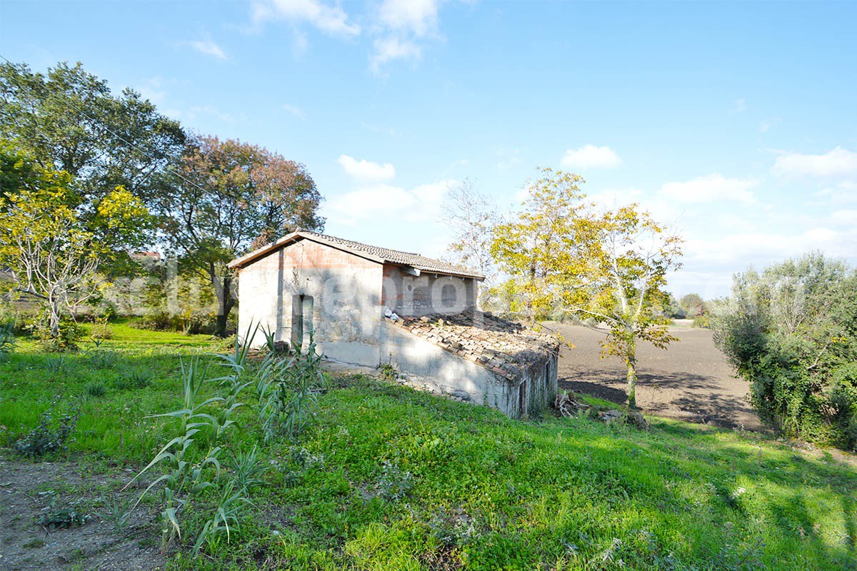 Country House to Renovate with Panoramic Sea Views - Close to Palata and Amenities - with 1 Hectare of Flat Land