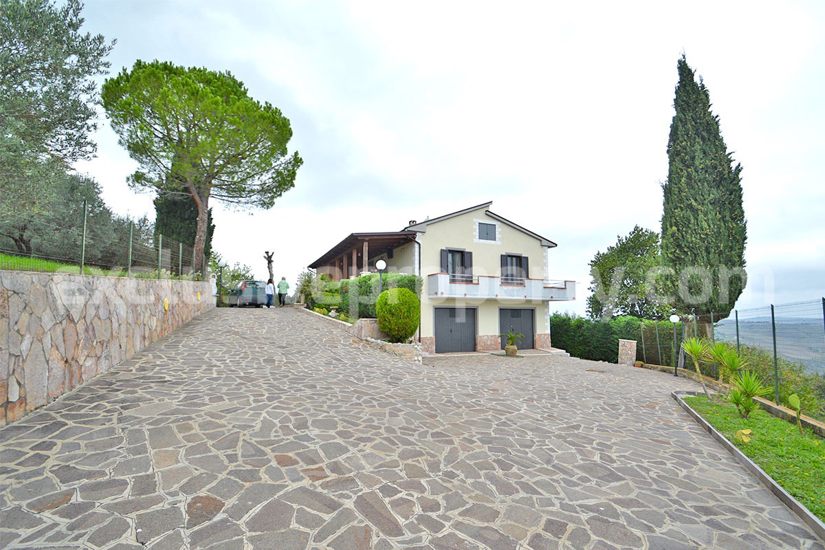 Charming Habitable Villa with Flat - Fenced Land for Sale in Beautiful Abruzzo - Italy