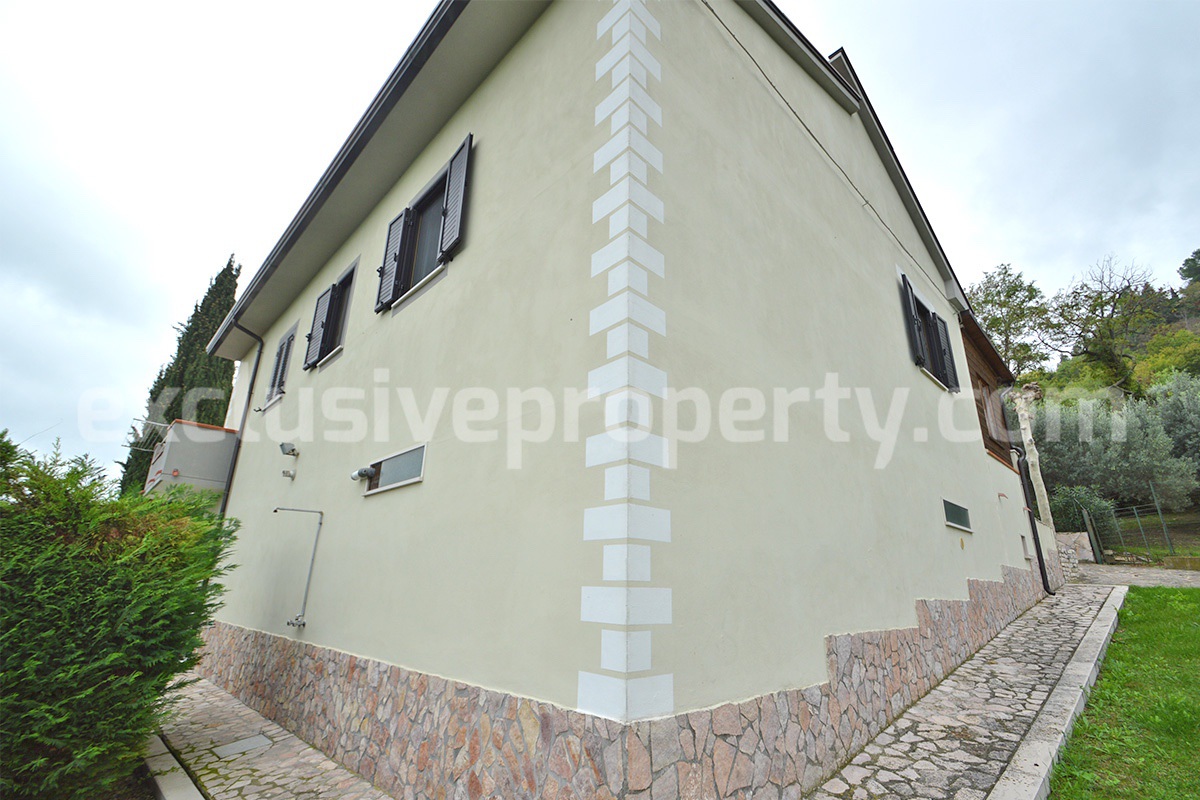 Charming Habitable Villa with Flat - Fenced Land for Sale in Beautiful Abruzzo - Italy