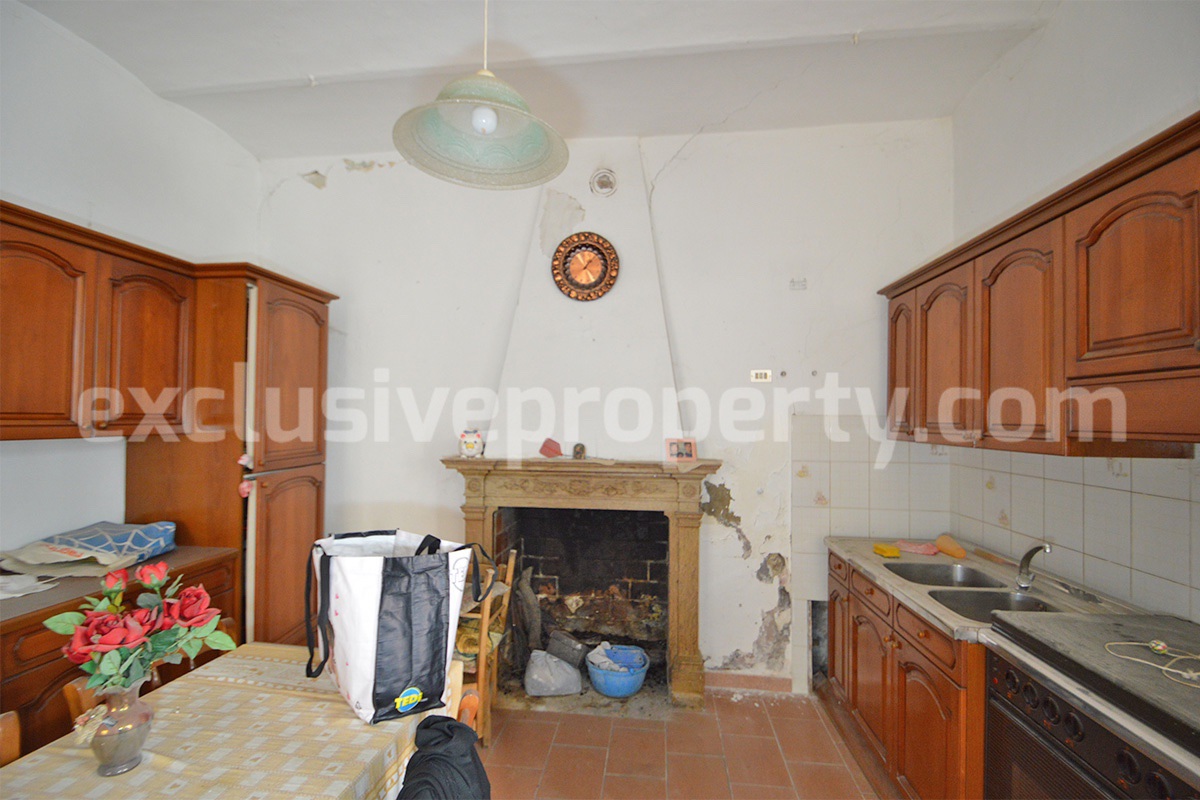 Spacious Stone House for Renovation in Italy - Molise - A Hidden Gem with Endless Potential