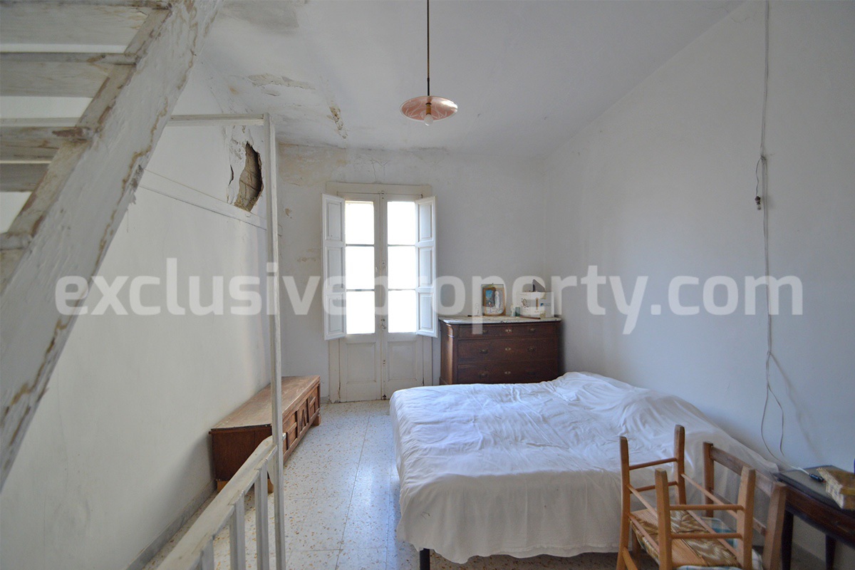 Historic Stone Village House with Terrace for Sale in Molise - Italy - Great Investment Opportunity