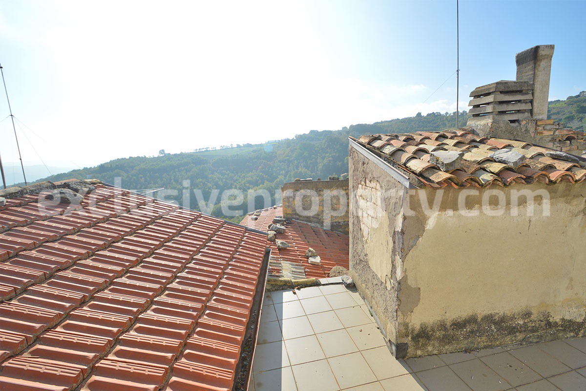 Historic Stone Village House with Terrace for Sale in Molise - Italy - Great Investment Opportunity