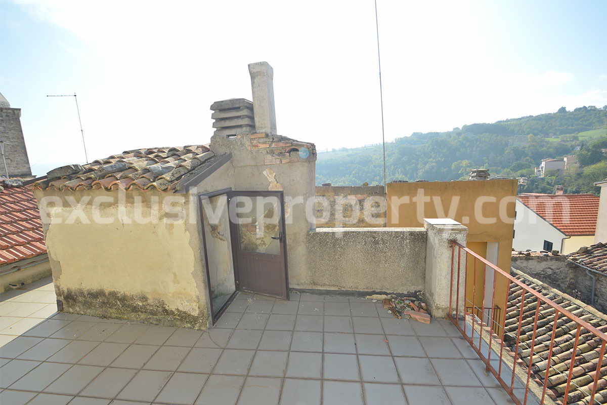 Historic Stone Village House with Terrace for Sale in Molise - Italy - Great Investment Opportunity