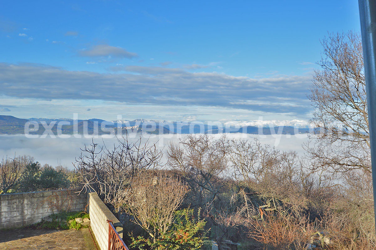 Rustic Country House with Wooden Veranda - Mountain and Hill Views - Garage and Garden in Molise - For Sale in Italy