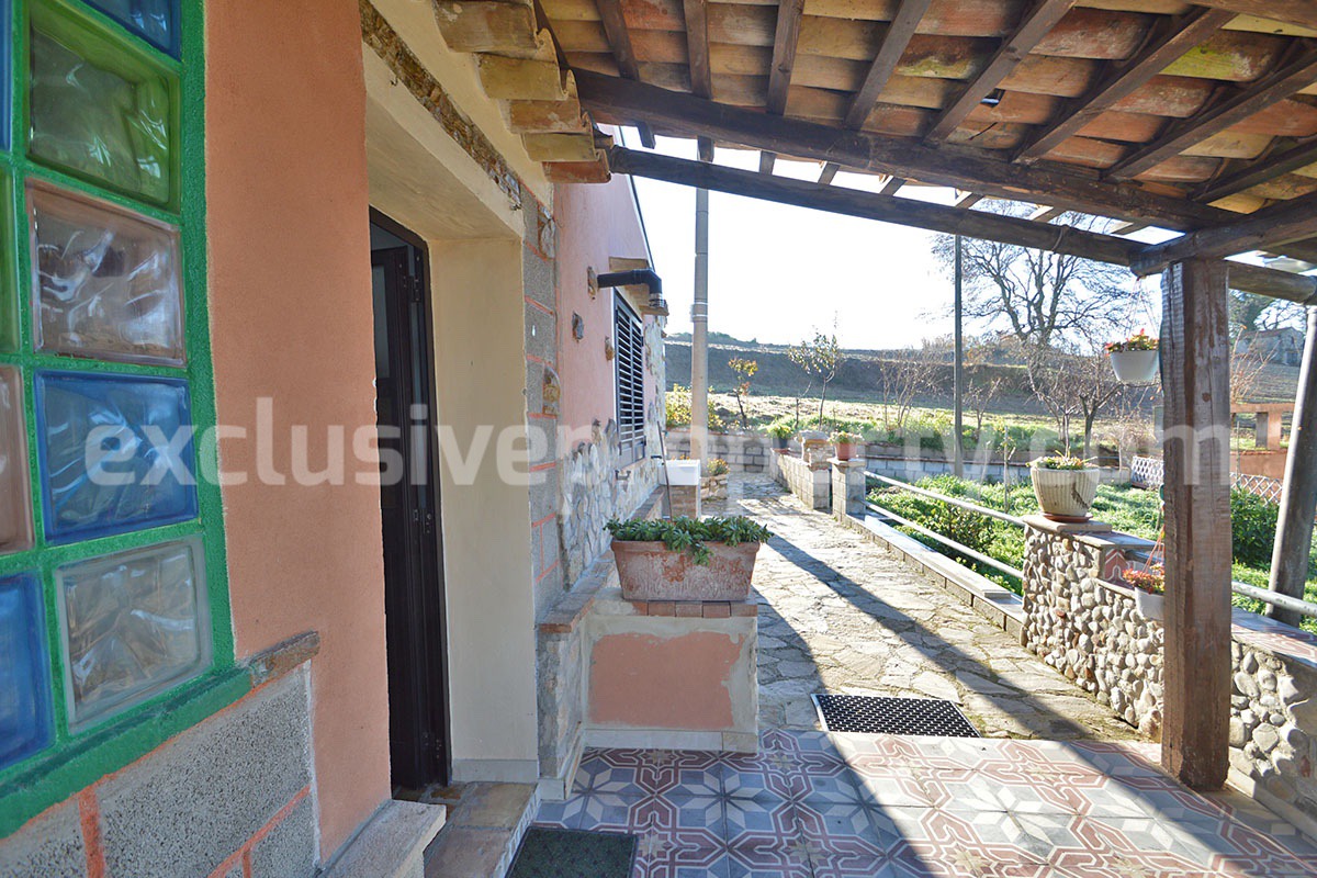 Rustic Country House with Wooden Veranda - Mountain and Hill Views - Garage and Garden in Molise - For Sale in Italy