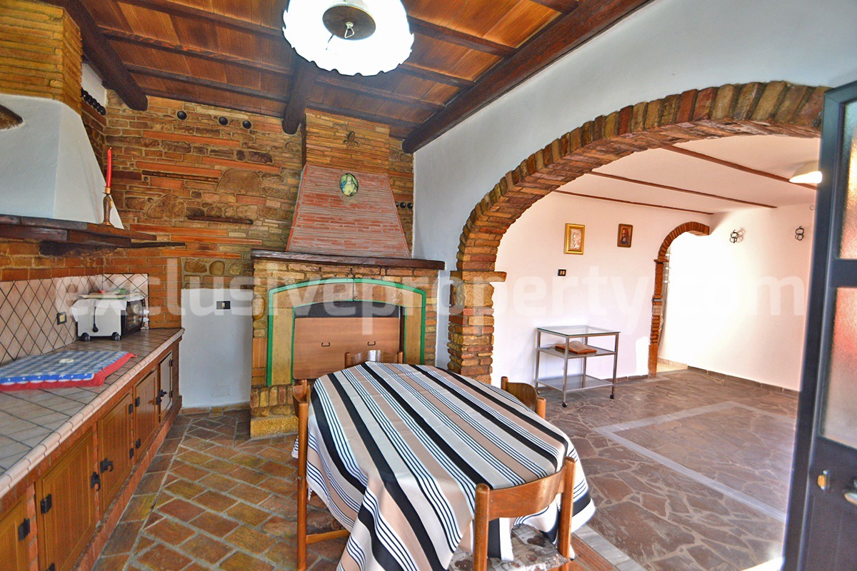 Rustic Country House with Wooden Veranda - Mountain and Hill Views - Garage and Garden in Molise - For Sale in Italy