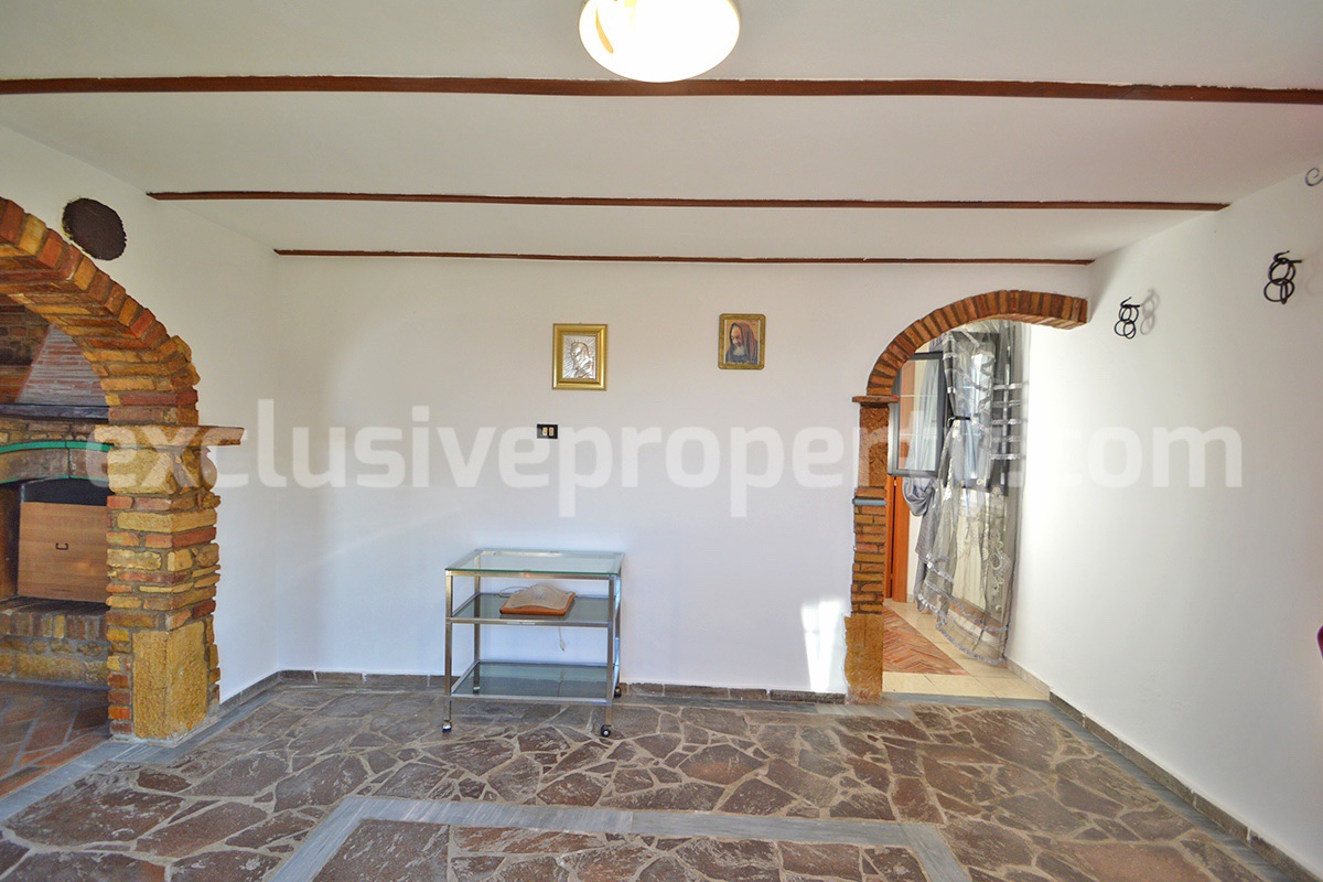 Rustic Country House with Wooden Veranda - Mountain and Hill Views - Garage and Garden in Molise - For Sale in Italy