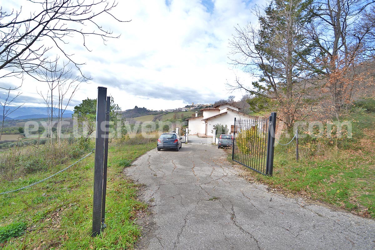 Spacious Villa with Land and Stunning Views for Sale -  Just 1km from Mafalda - Molise - Near the Adriatic Sea