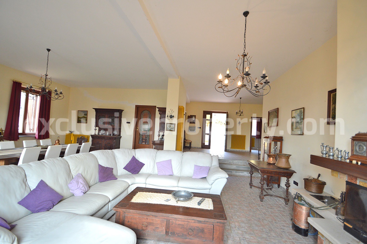 Spacious Villa with Land and Stunning Views for Sale -  Just 1km from Mafalda - Molise - Near the Adriatic Sea