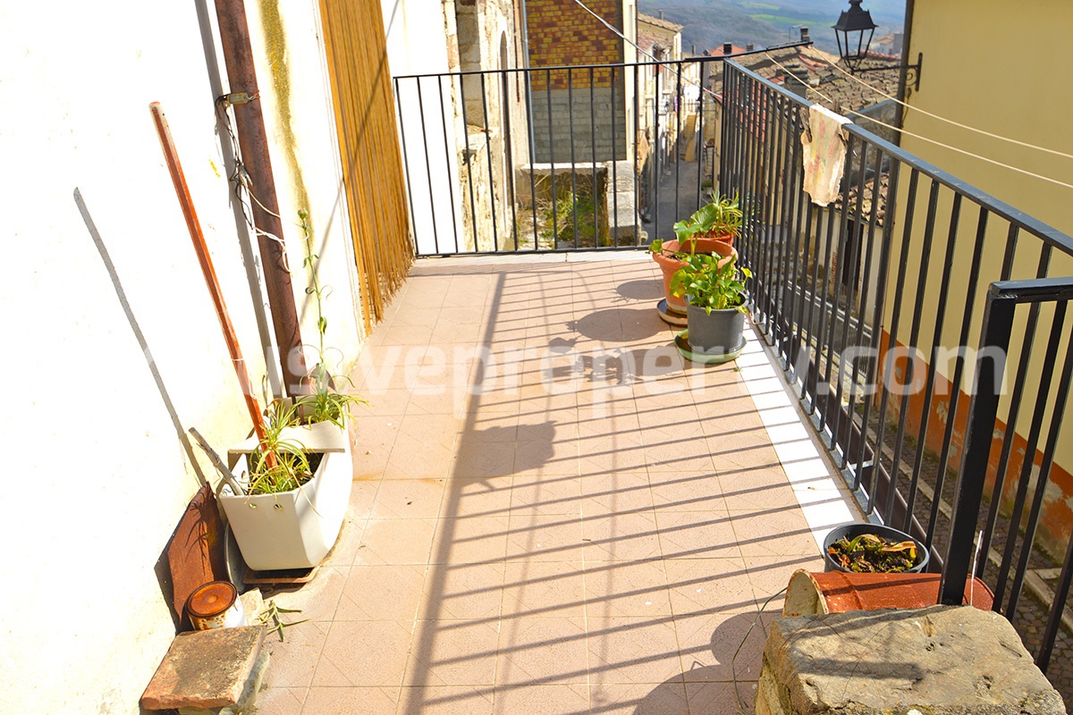 Renovated property with views of the village and castle in Molise