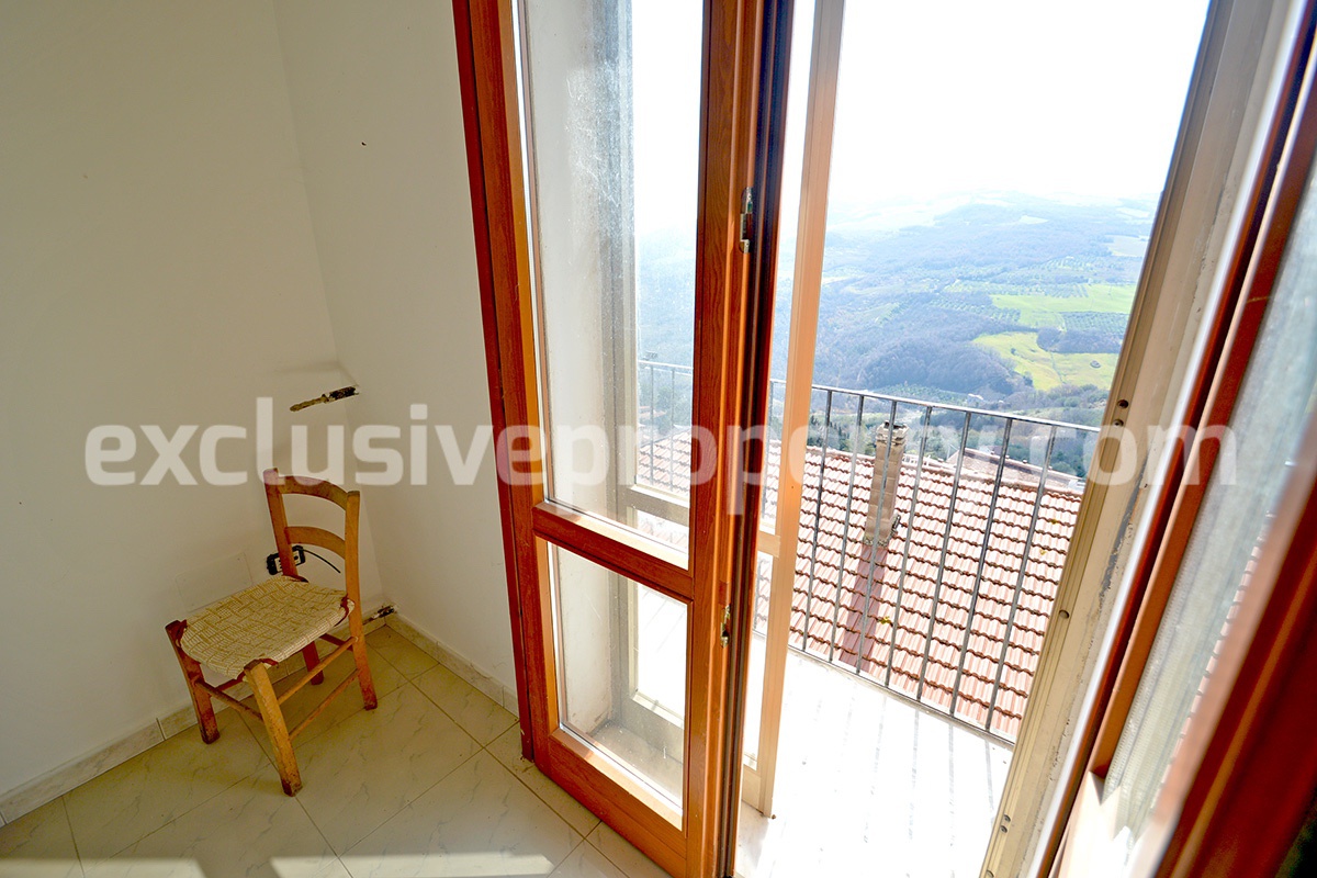 Renovated property with views of the village and castle in Molise