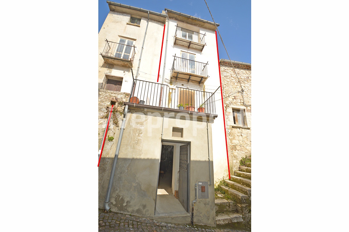 Renovated property with views of the village and castle in Molise 17