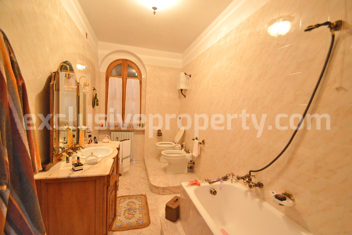 Charming Sea View Home with Garden in Italy - Ideal for Families or Investment - For Sale in Molise - Tavenna