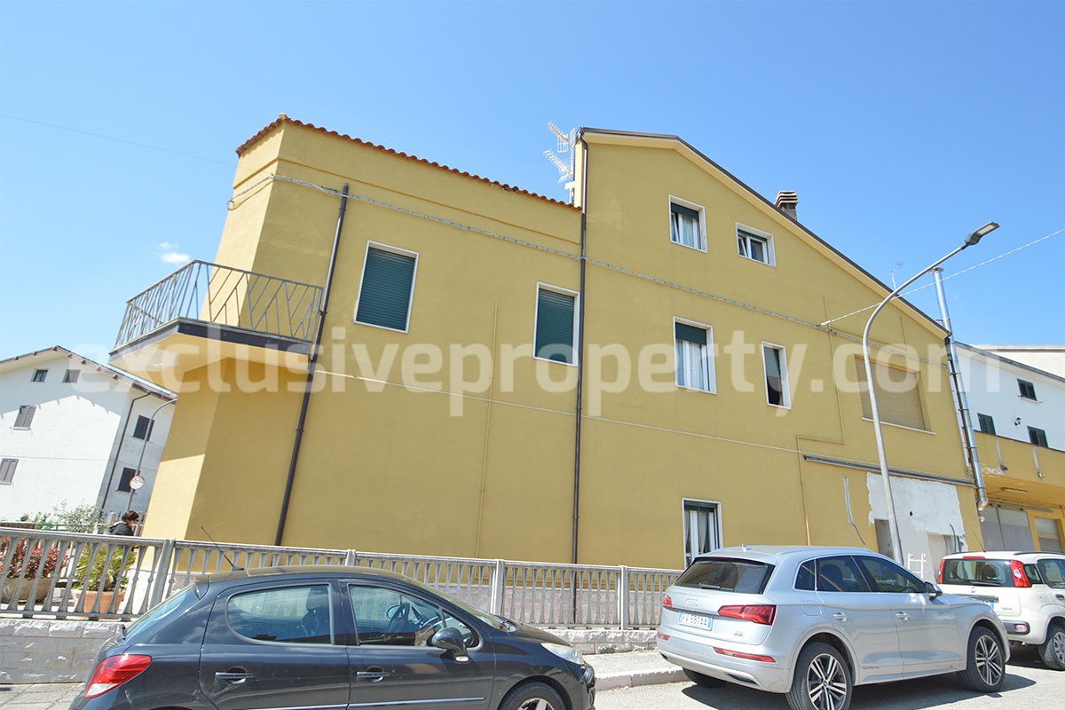 Italian Property for Sale - Townhouse with Terrace and 2 Apartments in Palata - Molise