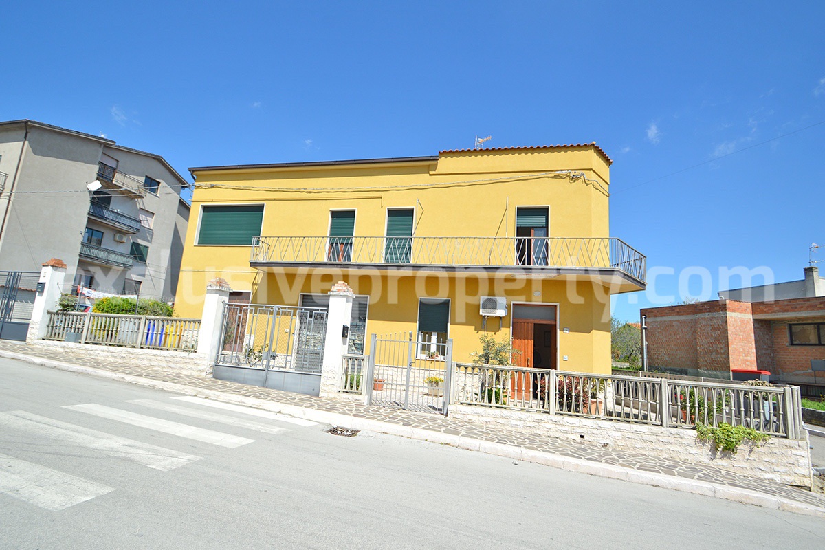 Italian Property for Sale - Townhouse with Terrace and 2 Apartments in Palata - Molise