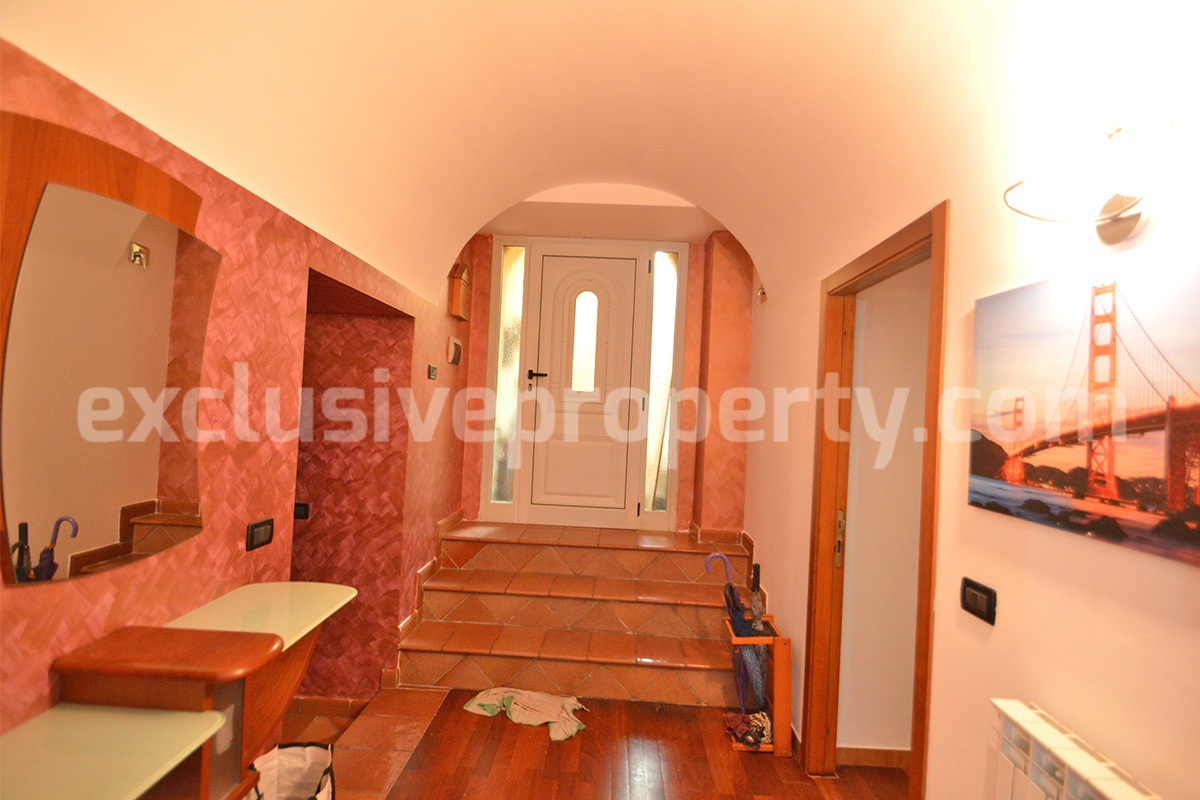 Ready-to-Live-In Townhouse for Sale in the Historic Center of Atessa with Unique Vaulted Brick Ceilings