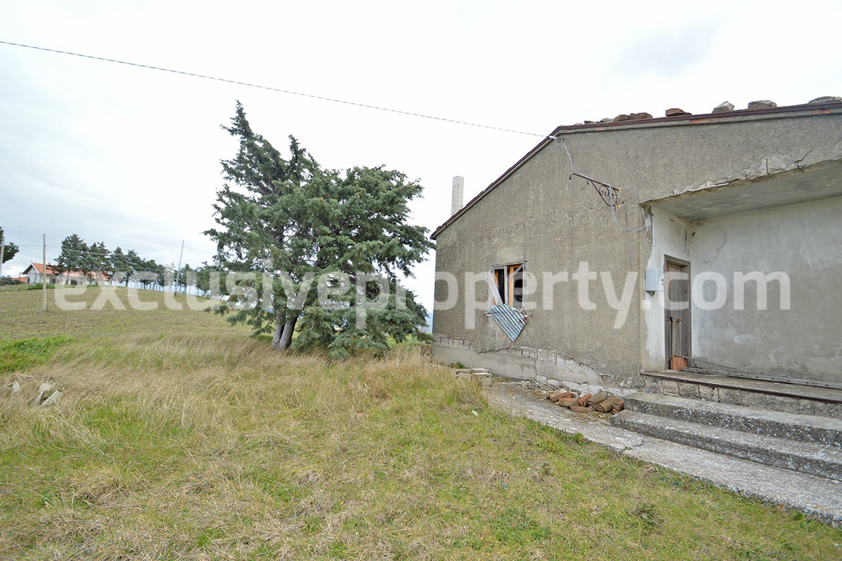 Country house with 4 hectares of land 1 of which building for sale in Italy 6
