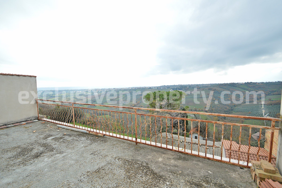 Huge Townhouse with Marble Details - Stonework - Garage - Panoramic Terrace for Sale in Casalbordino - Abruzzo