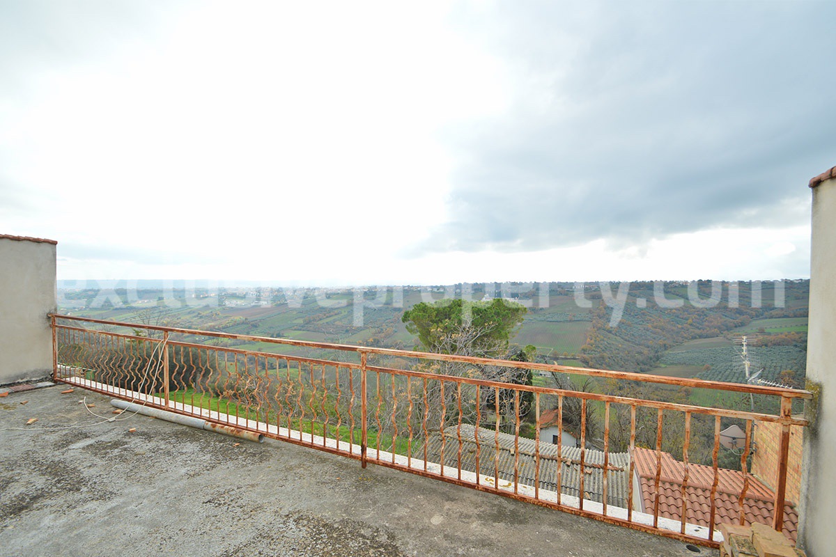 Huge Townhouse with Marble Details - Stonework - Garage - Panoramic Terrace for Sale in Casalbordino - Abruzzo