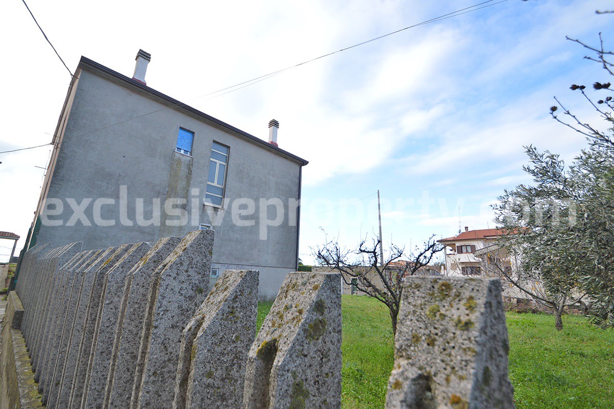 Move-In Ready Home with Garden and Garage for Sale in Mafalda in Molise - Near the Adriatic Coast