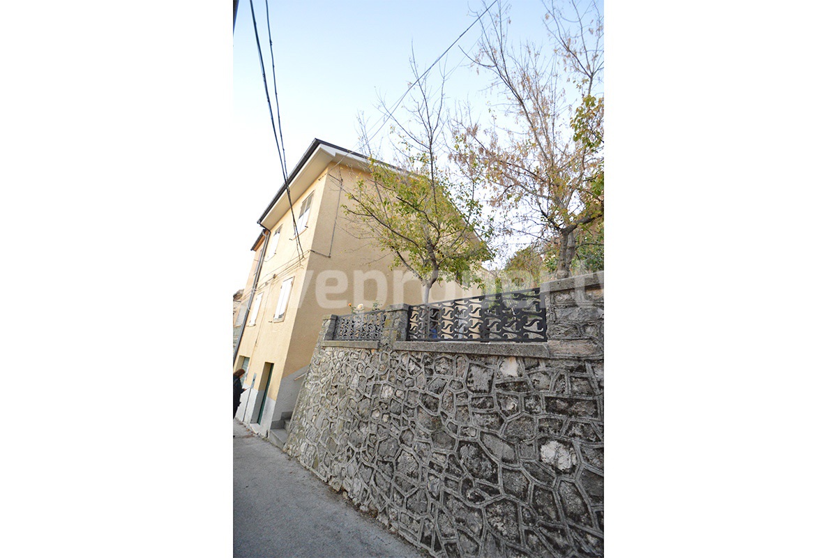 Move-In Ready Home with Garage - Garden and Large Outdoor Terrace for Sale in Carunchio in Abruzzo