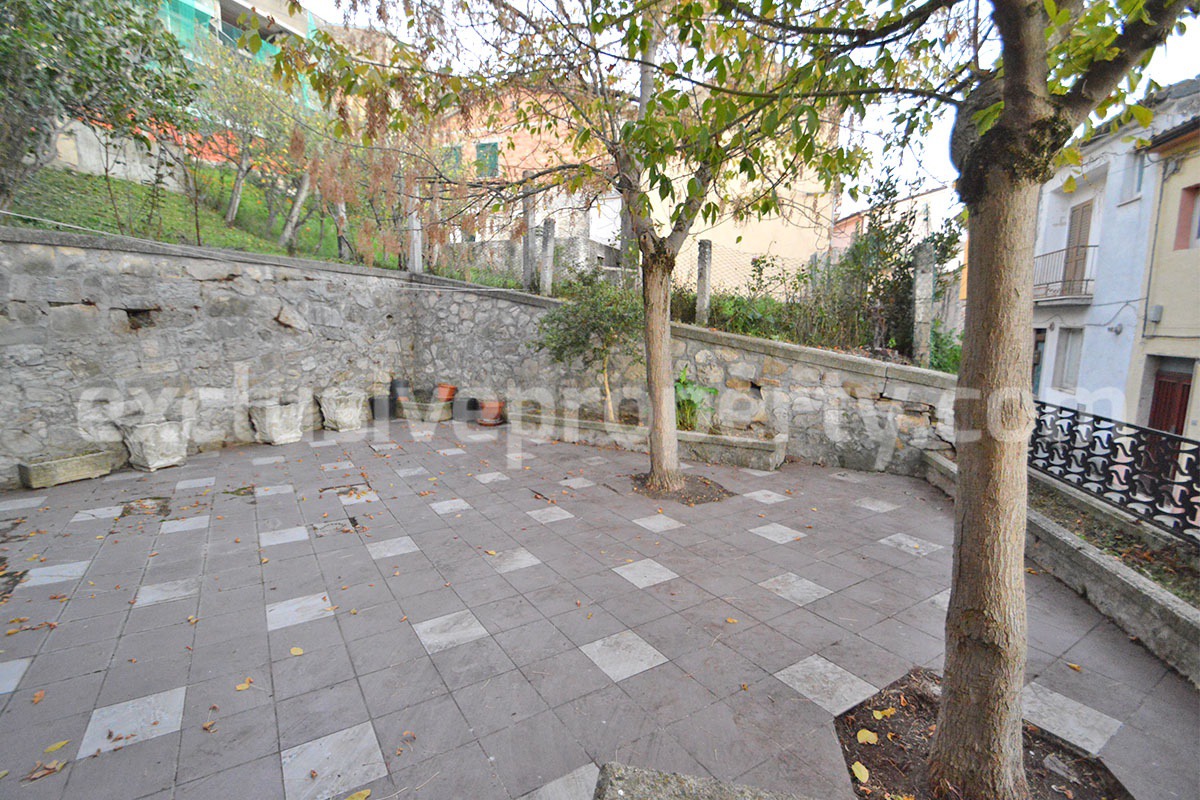 Move-In Ready Home with Garage - Garden and Large Outdoor Terrace for Sale in Carunchio in Abruzzo