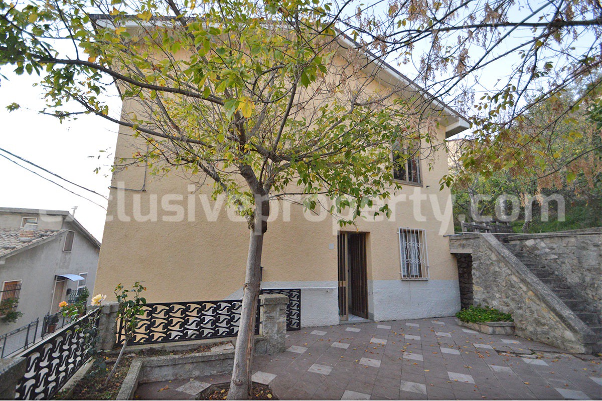 Move-In Ready Home with Garage - Garden and Large Outdoor Terrace for Sale in Carunchio in Abruzzo