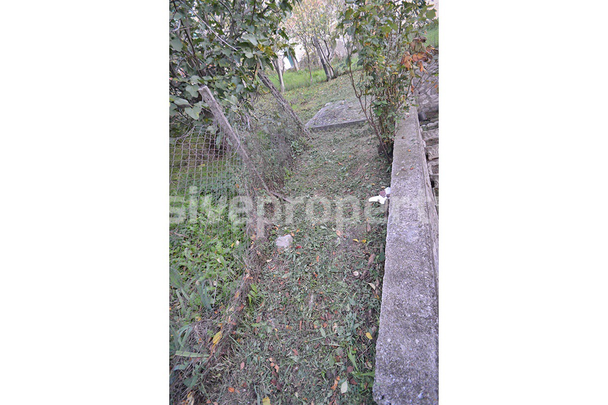 Move-In Ready Home with Garage - Garden and Large Outdoor Terrace for Sale in Carunchio in Abruzzo