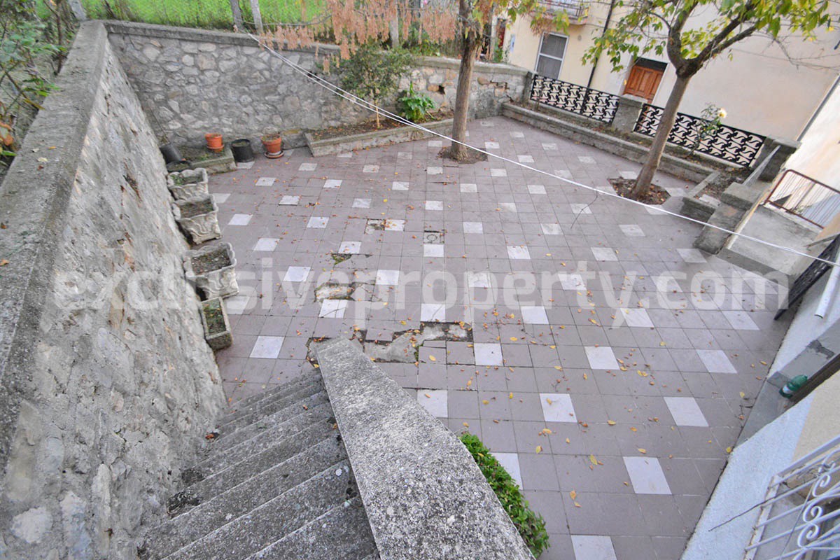 Move-In Ready Home with Garage - Garden and Large Outdoor Terrace for Sale in Carunchio in Abruzzo