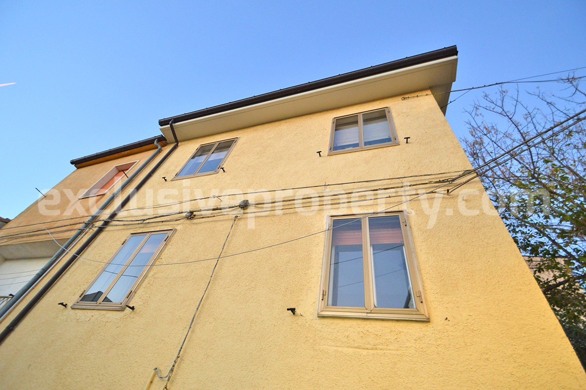 Move-In Ready Home with Garage - Garden and Large Outdoor Terrace for Sale in Carunchio in Abruzzo