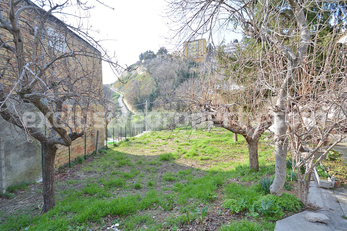 Property for Sale in Italy - 3 Bedroom Detached House with Garden and Garage in Atessa in Abruzzo