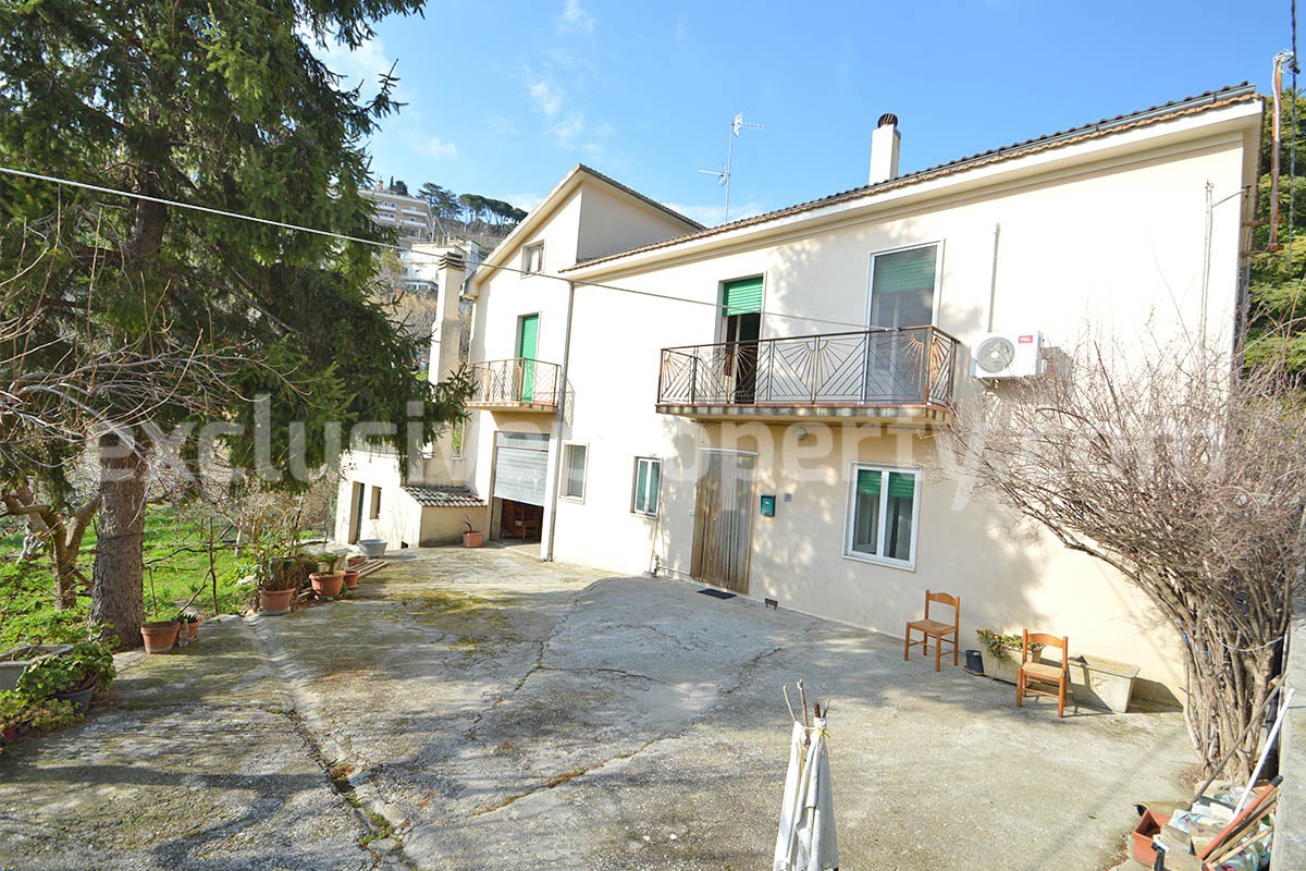 Property for Sale in Italy - 3 Bedroom Detached House with Garden and Garage in Atessa in Abruzzo