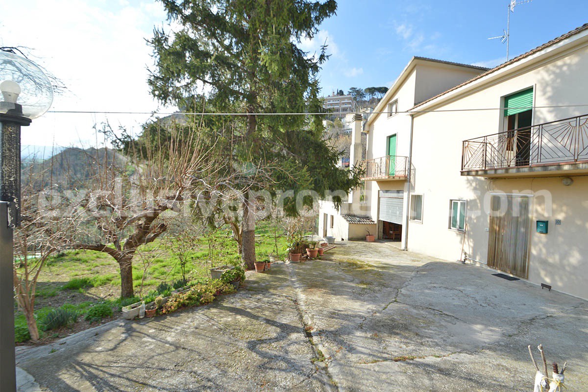 Property for Sale in Italy - 3 Bedroom Detached House with Garden and Garage in Atessa in Abruzzo