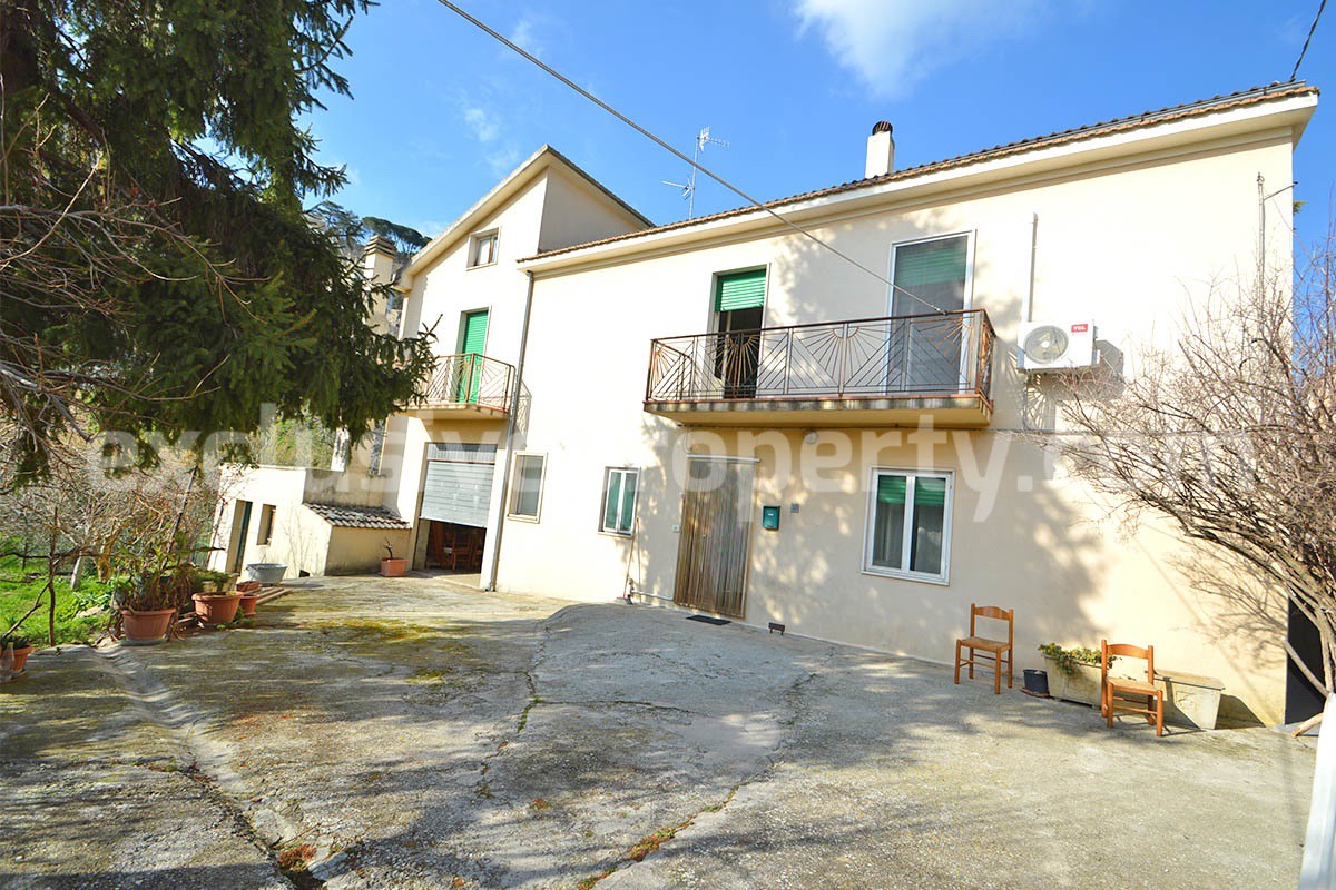 Property for Sale in Italy - 3 Bedroom Detached House with Garden and Garage in Atessa in Abruzzo
