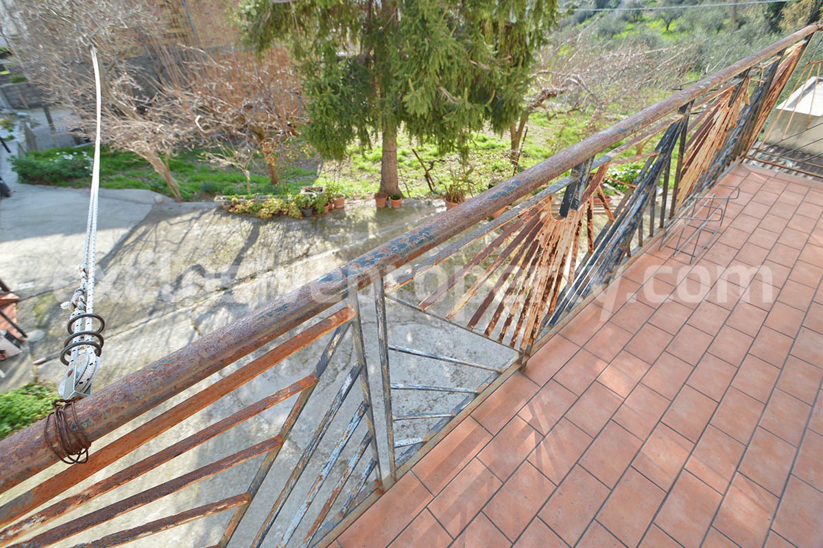 Property for Sale in Italy - 3 Bedroom Detached House with Garden and Garage in Atessa in Abruzzo